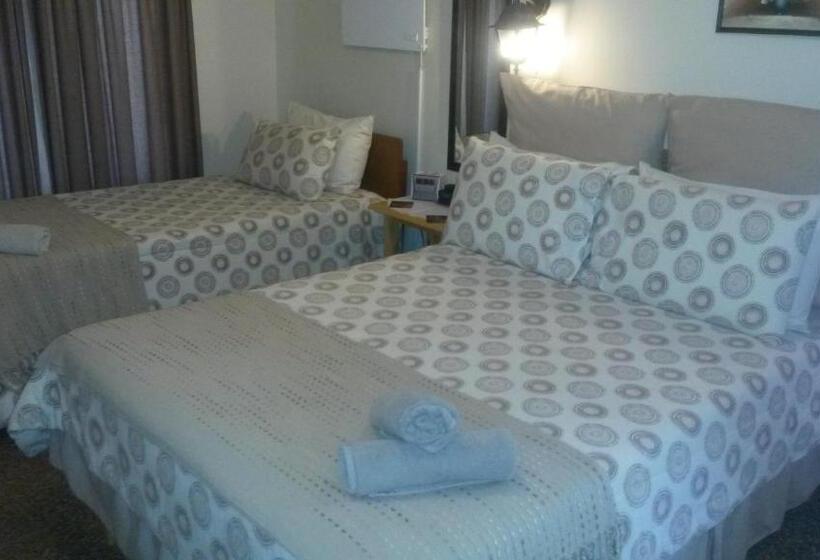 Семейный Номер, Onze Rust Guest House And Caravanpark