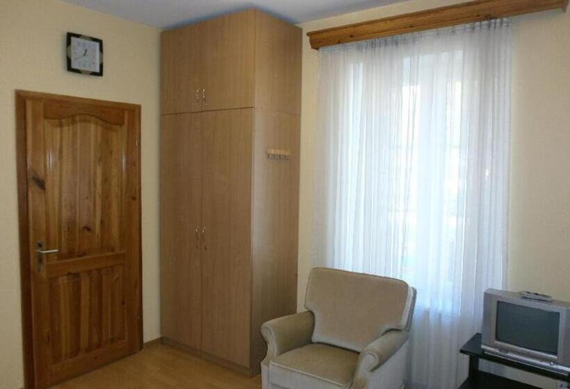 اتاق استاندارد, Simon Dach Haus