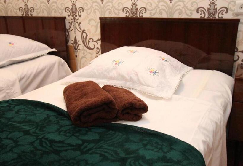 اتاق راحتی سه تخته, Guesthouse Goliati
