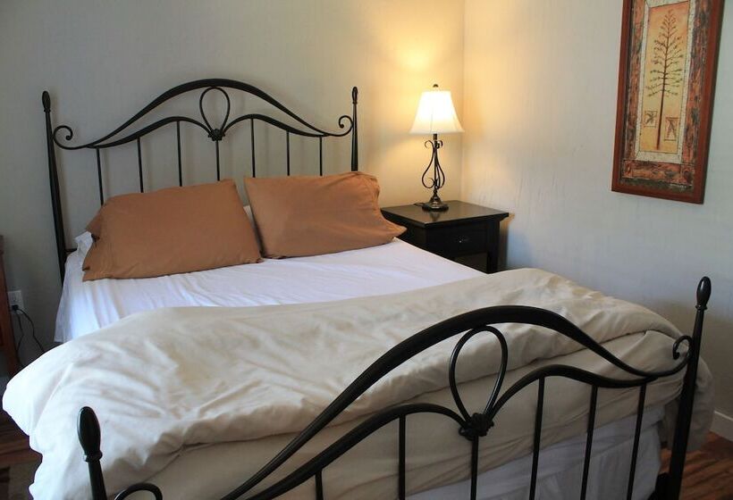 Апартаменты Deluxe 1 Спальня, Strictly Moose Luxury Vacation Suites