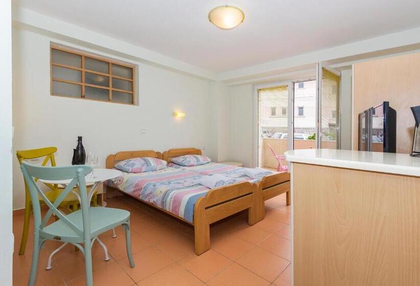 اتاق استاندارد, Bitrak Guest House
