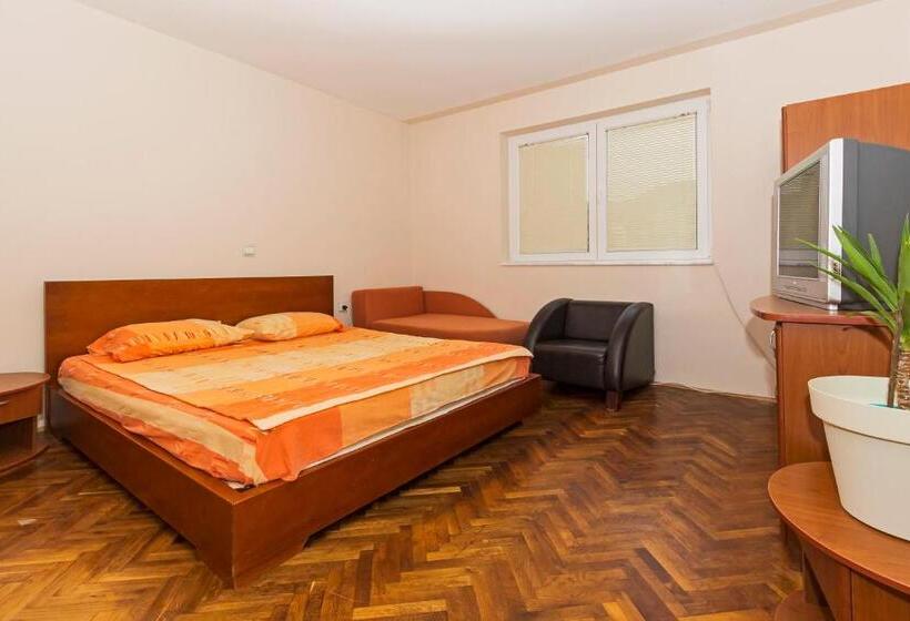 آپارتمان 1 خوابه با چشم‌انداز باغ, Bitrak Guest House