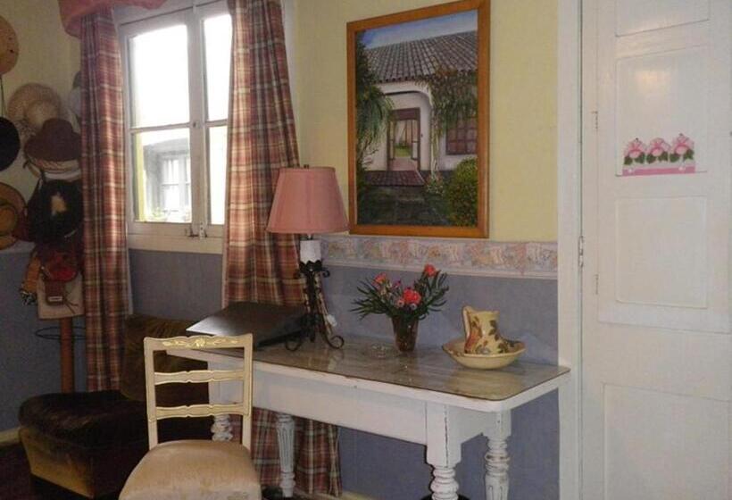 Люкс, Hostal Renoir
