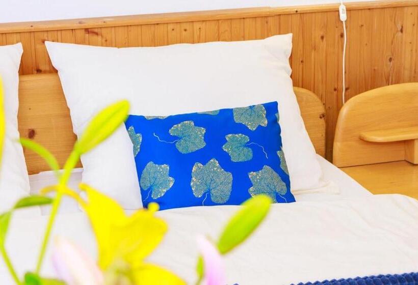 اتاق استاندارد چهار تخته, Retel Vitez Vendégház