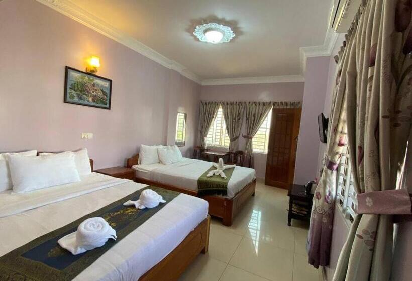 اتاق استاندارد سه نفره, Avocado Guesthouse