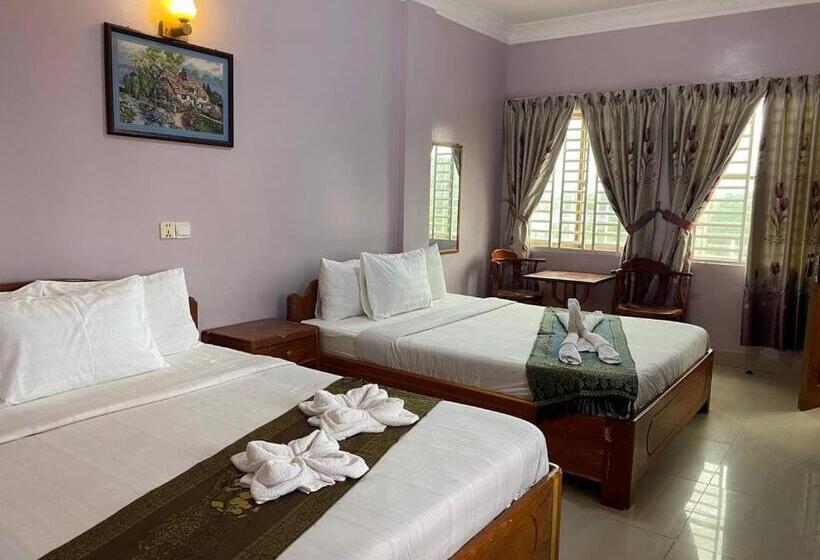 اتاق استاندارد سه نفره, Avocado Guesthouse