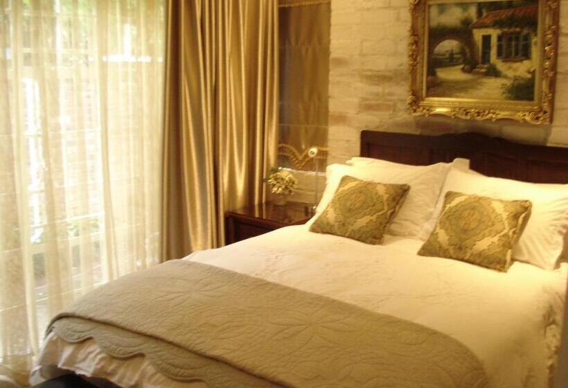 اتاق لوکس, Anne's Place