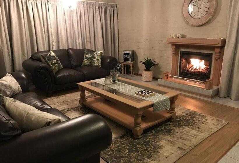 سوییت دوبلکس, Anne's Place