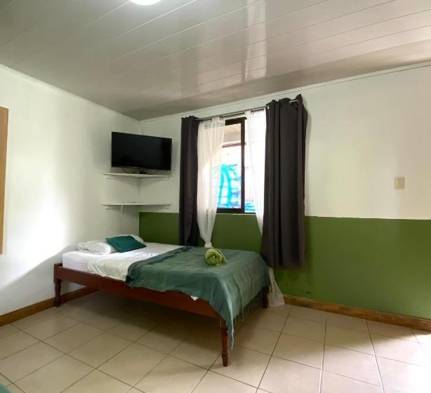 اتاق استاندارد سه نفره, Cabinas Cahuita