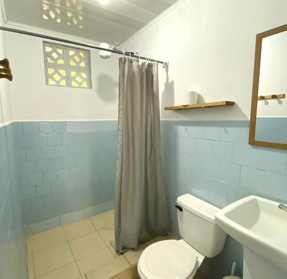 اتاق استاندارد سه نفره, Cabinas Cahuita