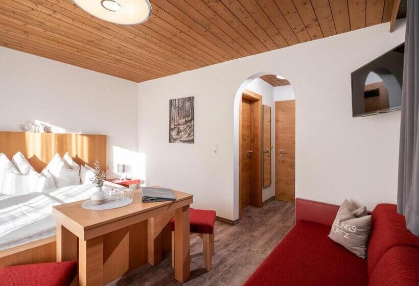 Трехместный Номер Стандарт с Балконом, Riemenerhof