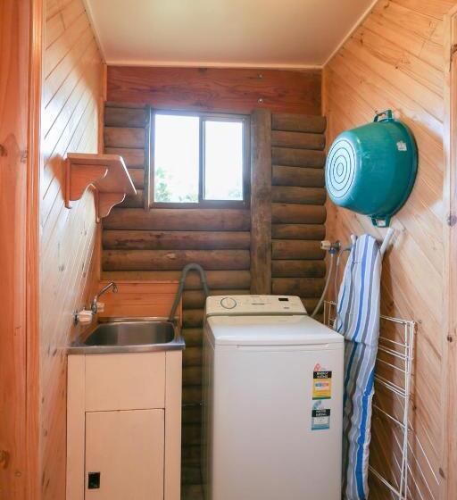 Хижина, Lazy Acre Log Cabins