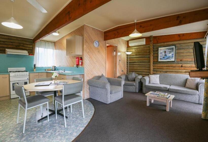 Дом 2 Спальни, Lazy Acre Log Cabins
