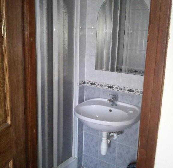 Номер Basic, Rózsakert Panzió