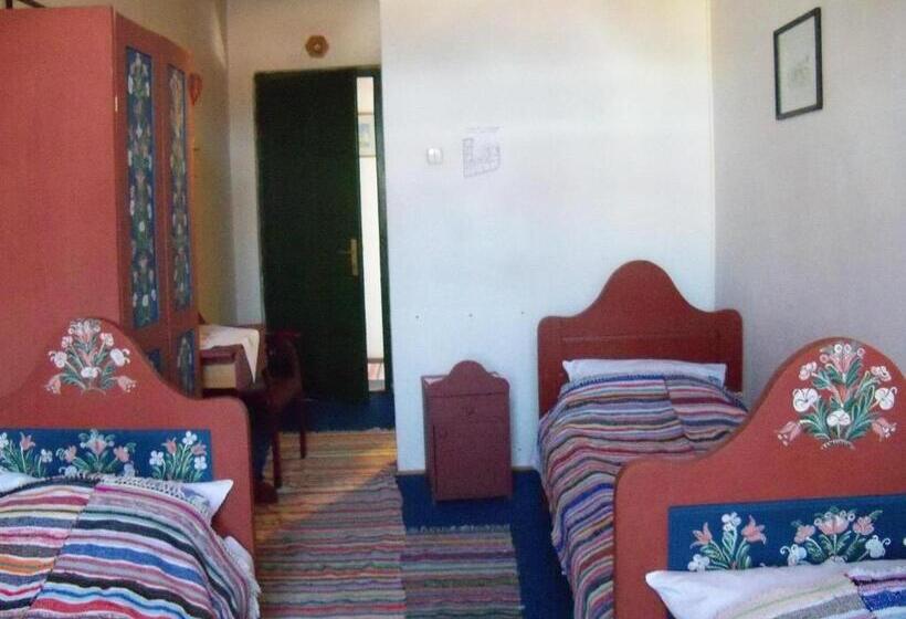 اتاق استاندارد سه نفره, Góbé Csárda