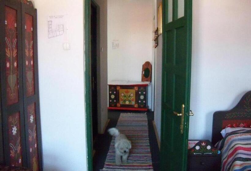 سوییت, Góbé Csárda