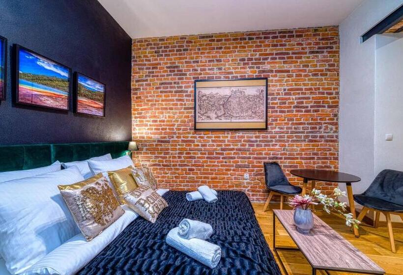 اتاق لوکس با بالکن, Aparthotel Delta Boutique