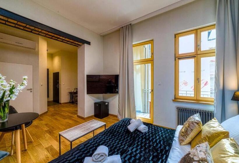 اتاق لوکس با بالکن, Aparthotel Delta Boutique