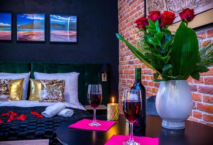 اتاق لوکس با بالکن, Aparthotel Delta Boutique