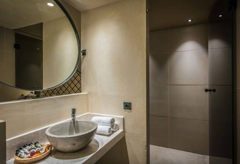 Люкс с Бассейном, Petousis Hotel & Suites