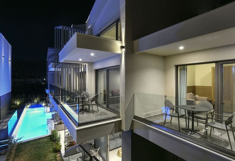 Номер Premium Вид на Бассейн, Serenity Suites