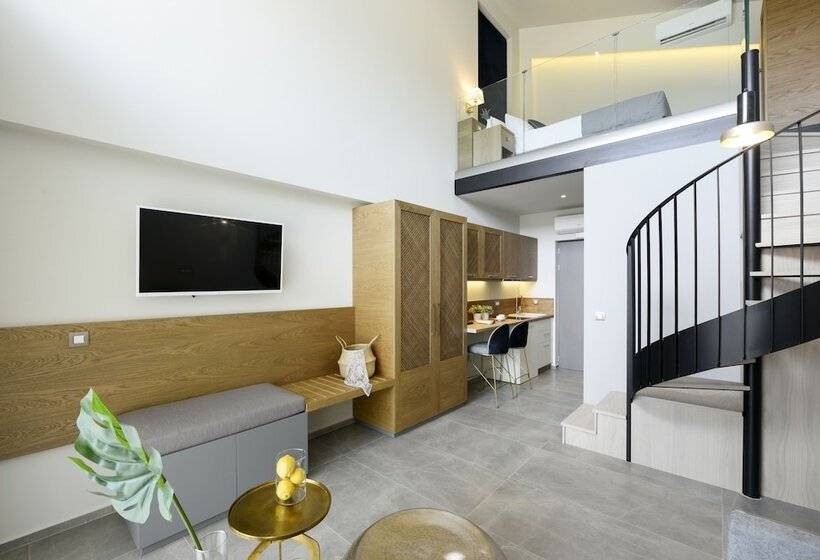 Номер Premium Вид на Бассейн, Serenity Suites
