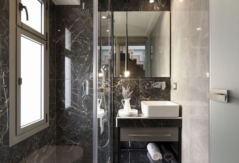 Номер Premium Вид на Бассейн, Serenity Suites