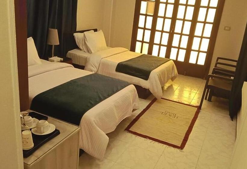 اتاق استاندارد با چشم‌انداز دریا, Fanara Apartments Armed Forces