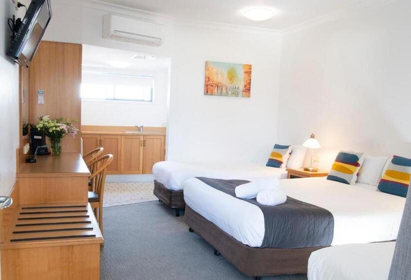 Семейный Номер, Rockpool Motor Inn