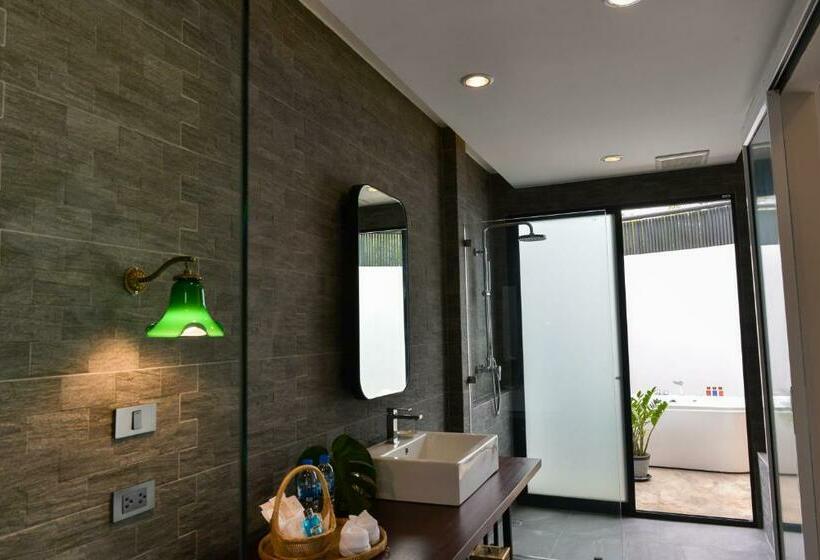 اتاق لوکس با چشم‌انداز باغ, Tungtong Beach Villas
