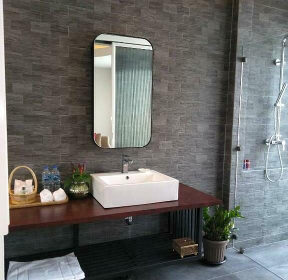 اتاق لوکس با چشم‌انداز باغ, Tungtong Beach Villas