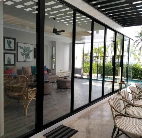 اتاق خانوادگی با چشم‌انداز باغ, Tungtong Beach Villas