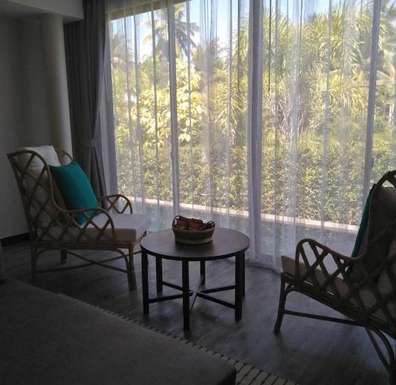 اتاق خانوادگی با چشم‌انداز باغ, Tungtong Beach Villas