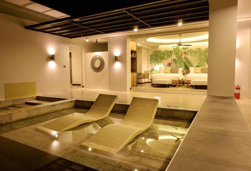 اتاق خانوادگی با چشم‌انداز باغ, Tungtong Beach Villas