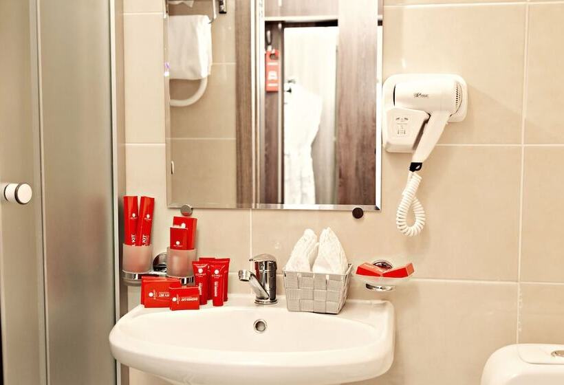 Полулюкс с Балконом, Azimut Hotel Penza