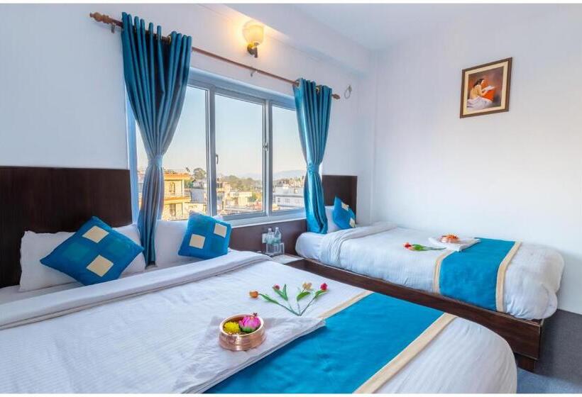 اتاق لوکس سه تخته, Tulip Pokhara Inn
