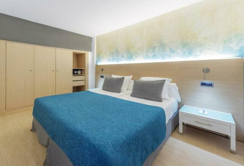 带有一个卧室和海景的高级公寓, Aparthotel Fontanellas Playa
