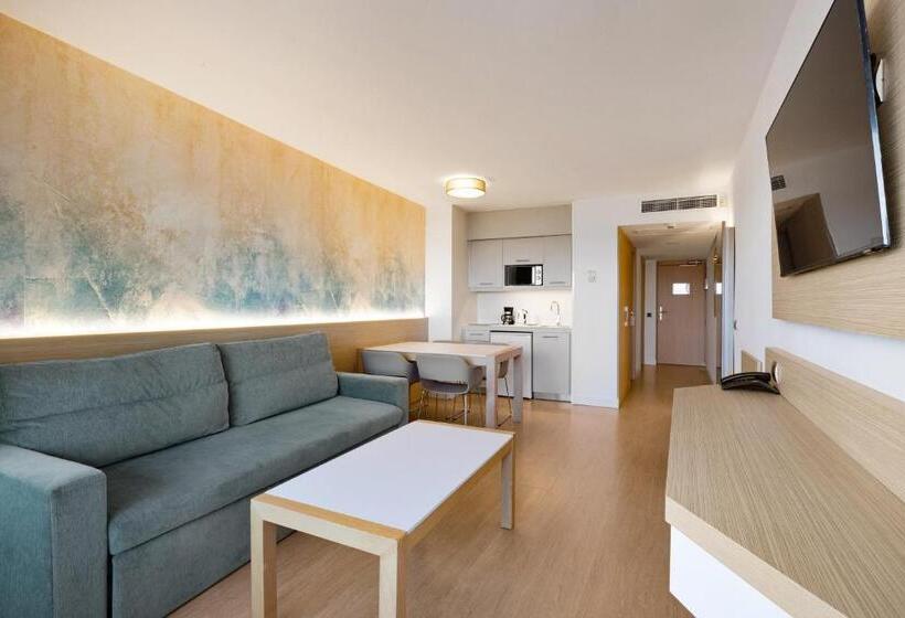 带有一个卧室和海景的高级公寓, Aparthotel Fontanellas Playa