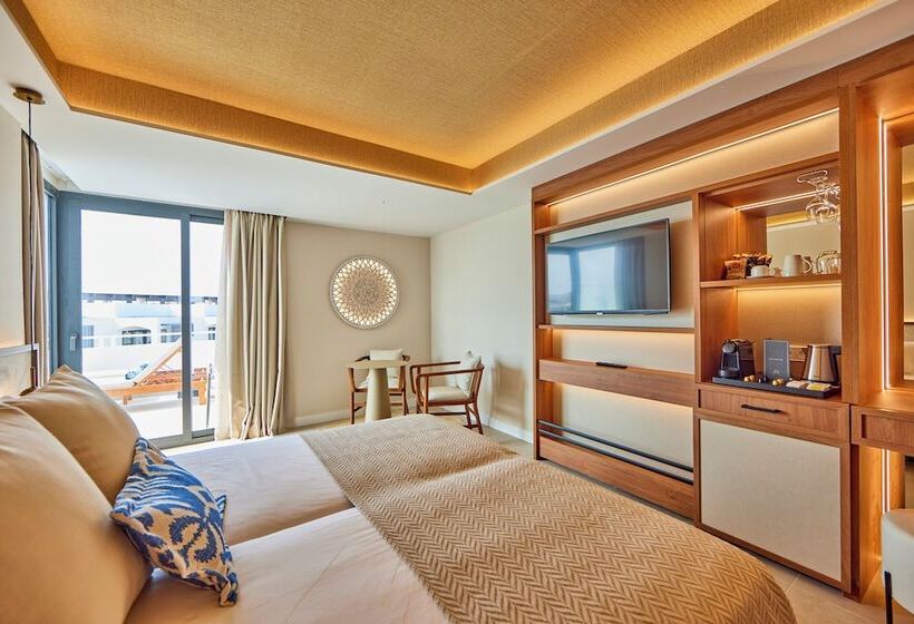 Полулюкс Боковой Вид на Море, Universal Grand Leon & Spa