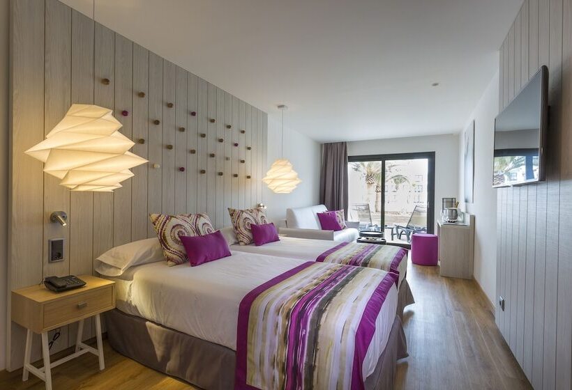 Quarto Superior, Grand Palladium White Island Resort & Spa