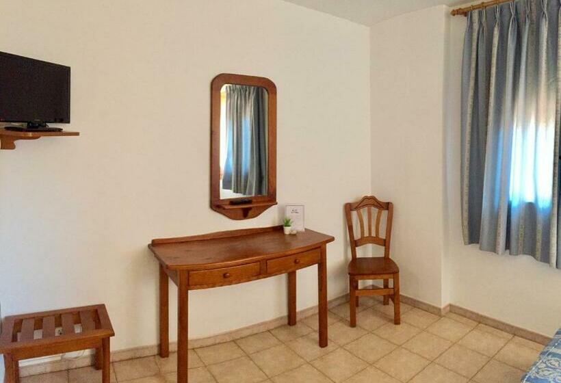 Quarto Estandar, Casa Emilio
