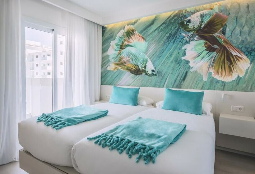 Семейный Номер Вид на Бассейн, Iberostar Waves Alcudia Park