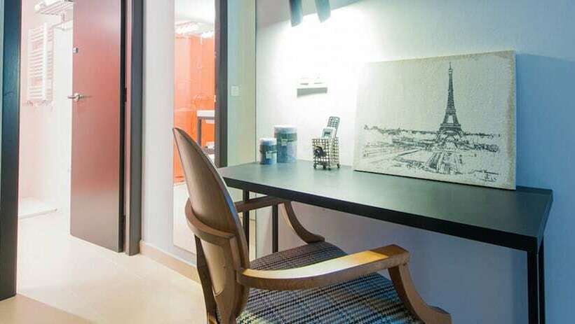 اتاق استاندارد یک نفره, New Hotel Colon