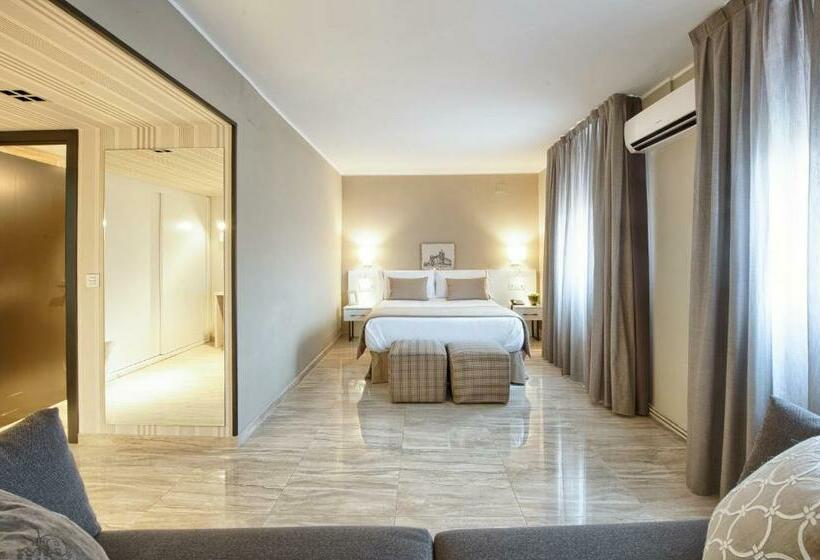 Полулюкс, New Hotel Colon
