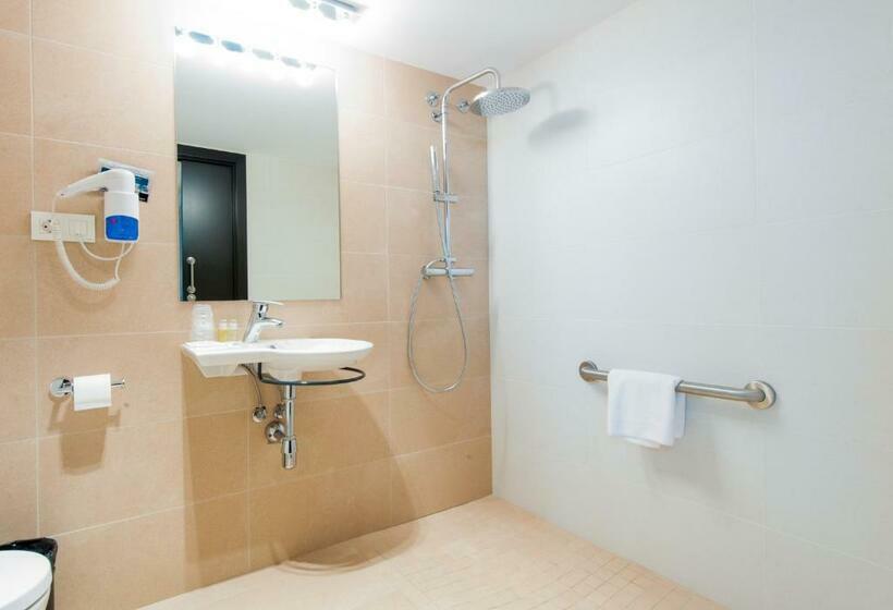 Полулюкс для Инвалидов, New Hotel Colon