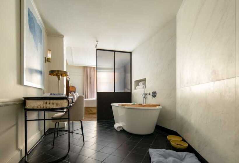 جناح, Only You Hotel Valencia