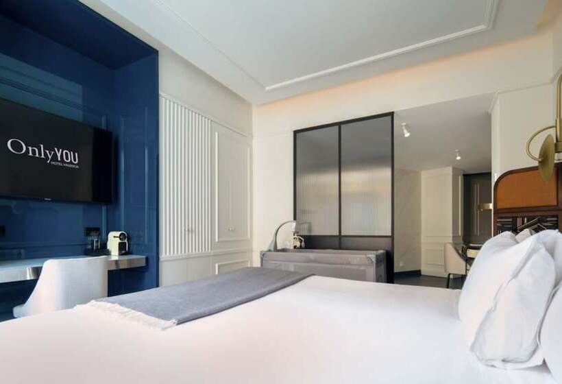 جناح, Only You Hotel Valencia