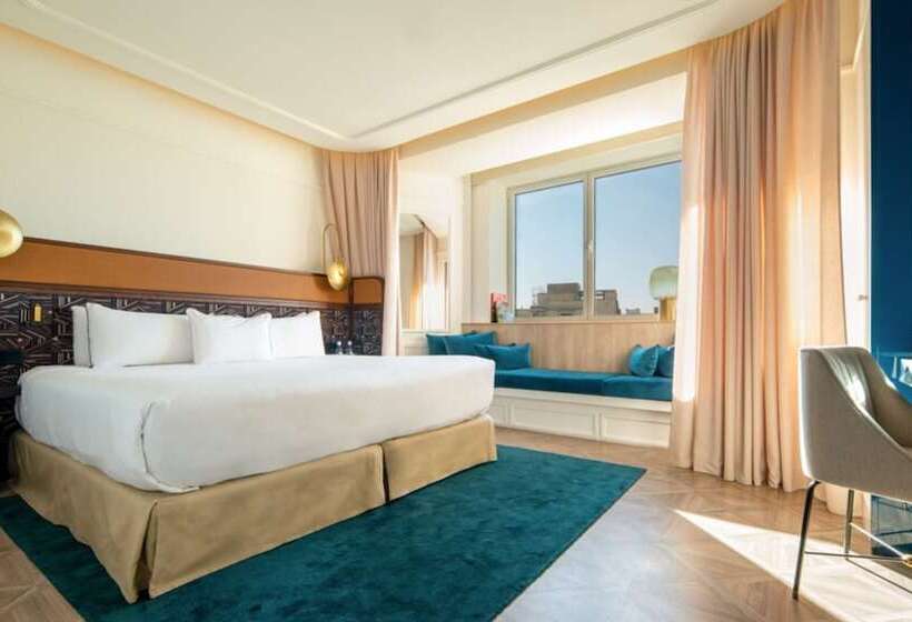 جناح سوبيريور, Only You Hotel Valencia
