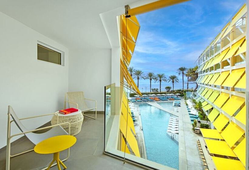 オーシャンビュースタンダードルームバルコニー付き, W Ibiza