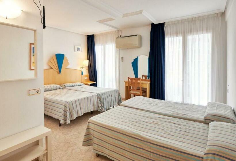 غرفة قياسية رباعية مطلة على البحر, Checkin Blanes